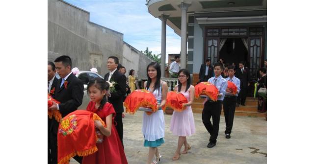 พิธีแห่ขันหมาก และ การกั้นประตูเงินประตูทอง